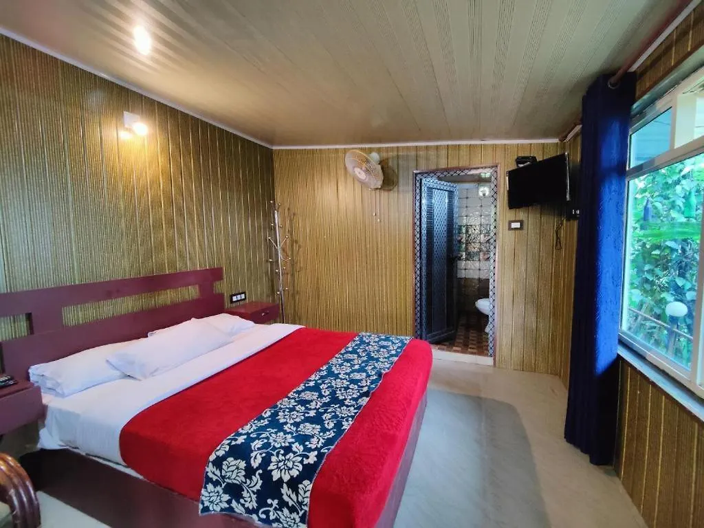 Bed & Breakfast Munnar Home Stay,Tea Drops Plantation Villa Anachal